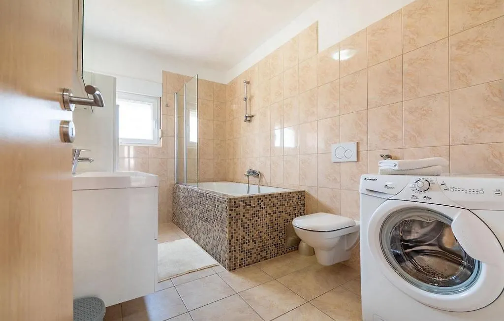 מסלניקה Apartments Maris קרואטיה